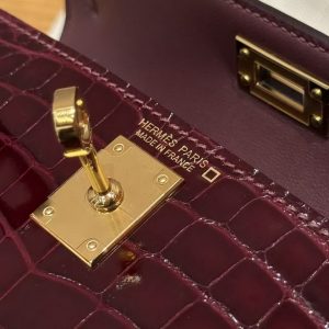Hermes Kelly Mini 2 19CM Bag Handmade In Alligator Leather from Mississippi Gold Hardware 57 Bordeaux - Image 18