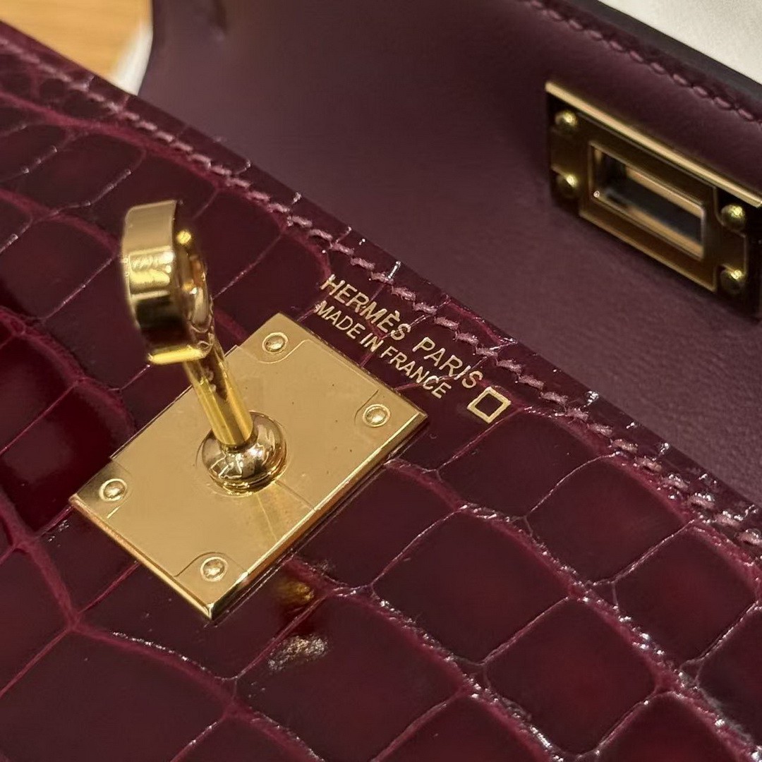 Hermes Kelly Mini 2 19CM Bag Handmade In Alligator Leather from Mississippi Gold Hardware 57 Bordeaux - Image 18