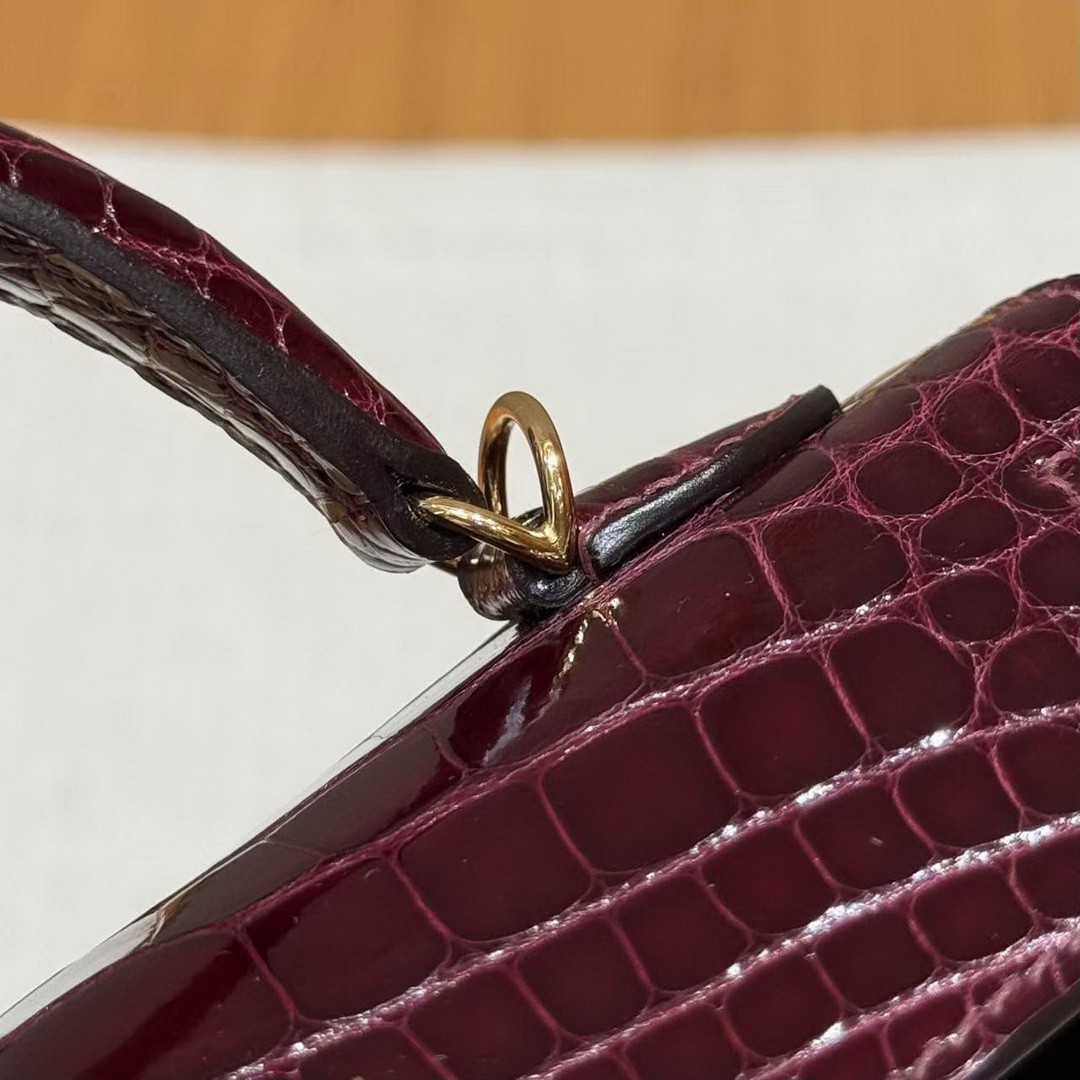 Hermes Kelly Mini 2 19CM Bag Handmade In Alligator Leather from Mississippi Gold Hardware 57 Bordeaux - Image 10