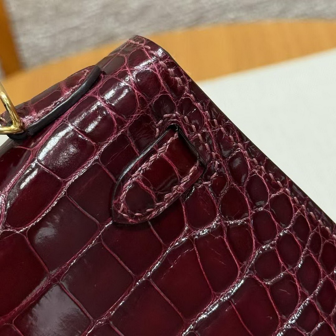 Hermes Kelly Mini 2 19CM Bag Handmade In Alligator Leather from Mississippi Gold Hardware 57 Bordeaux - Image 6