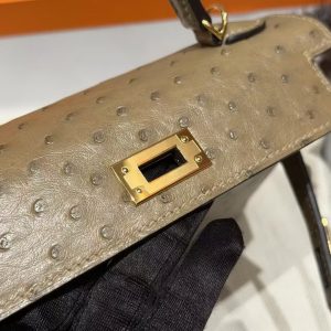 Hermes Kelly Mini 2 19CM Bag Handmade In KK Ostrich Leather from South Africa Gold Hardware 81 Gris Tourterlle - Image 12