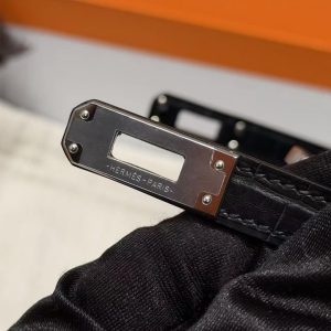 Hermes Kelly Mini 2 19CM Bag Handmade In Alligator Leather from Mississippi Silver Hardware 89 Noir - Image 14