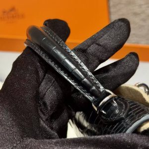 Hermes Kelly Mini 2 19CM Bag Handmade In Alligator Leather from Mississippi Silver Hardware 89 Noir - Image 13