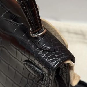 Hermes Kelly Mini 2 19CM Bag Handmade In Alligator Leather from Mississippi Silver Hardware 89 Noir - Image 8