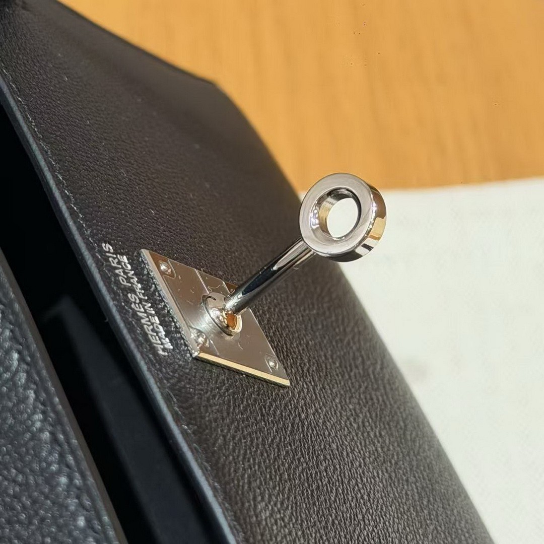 Hermes Kelly Mini 2 19CM Bag Handmade In Chèvre Calfskin Leather Silver Hardware 89 Noir - Image 12