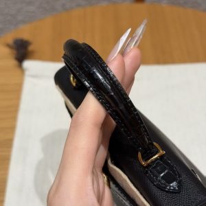 Hermes Kelly Mini 2 19CM Bag Handmade In Madame and Alligator Leather Gold Hardware 89 Noir - Image 9