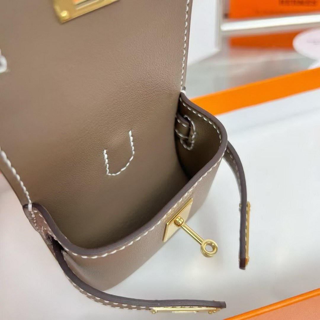 Hermes Kellyfestival Charm Swift Calfskin Gold Hardware Etoupe H084665CC18 - Image 8