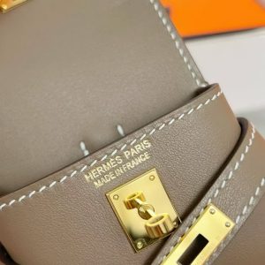 Hermes Kellyfestival Charm Swift Calfskin Gold Hardware Etoupe H084665CC18 - Image 4