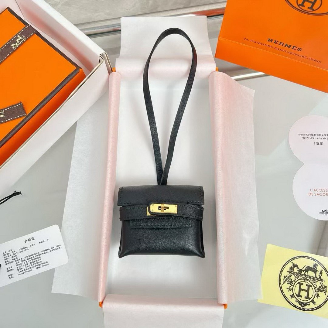 Hermes Kellyfestival Charm Swift Calfskin Gold Hardware Noir H084665CC89 - Image 2