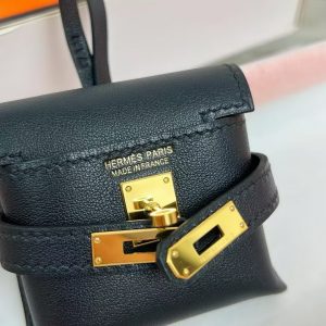 Hermes Kellyfestival Charm Swift Calfskin Gold Hardware Noir H084665CC89 - Image 6