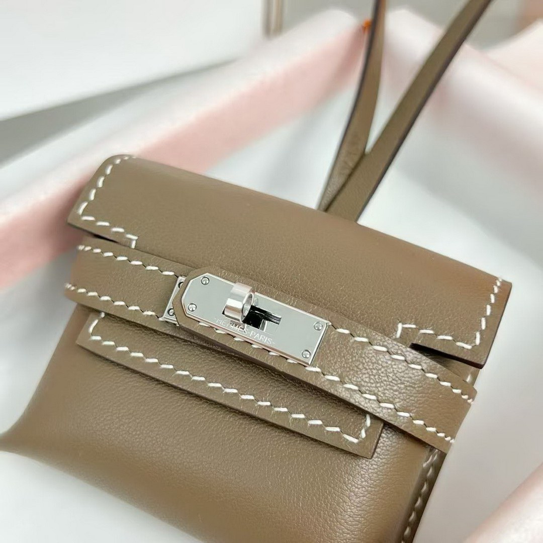 Hermes Kellyfestival Charm Kelly Bag Charm Swift Calfskin Silver Hardware Etoupe H084665CK18 - Image 8