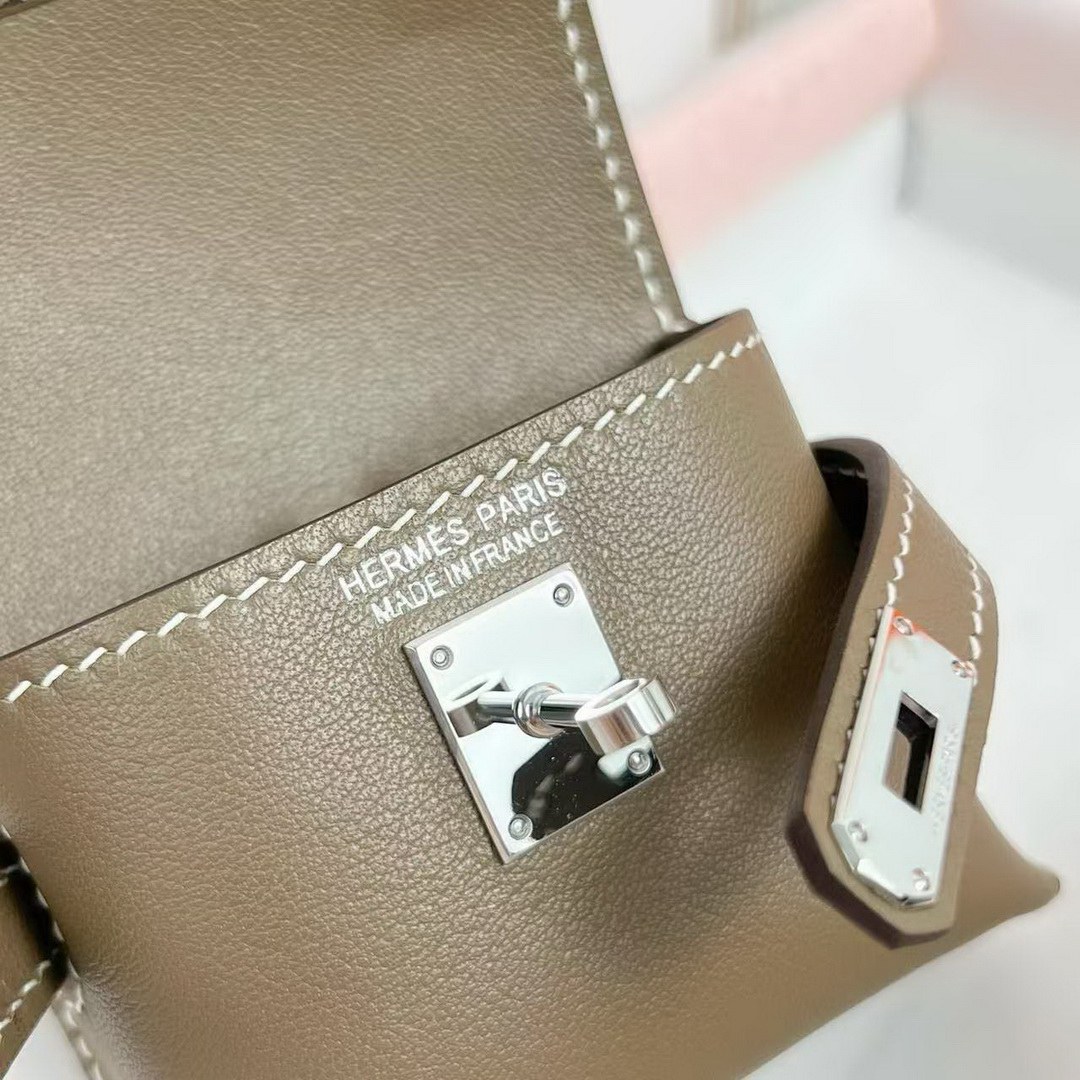 Hermes Kellyfestival Charm Kelly Bag Charm Swift Calfskin Silver Hardware Etoupe H084665CK18 - Image 7