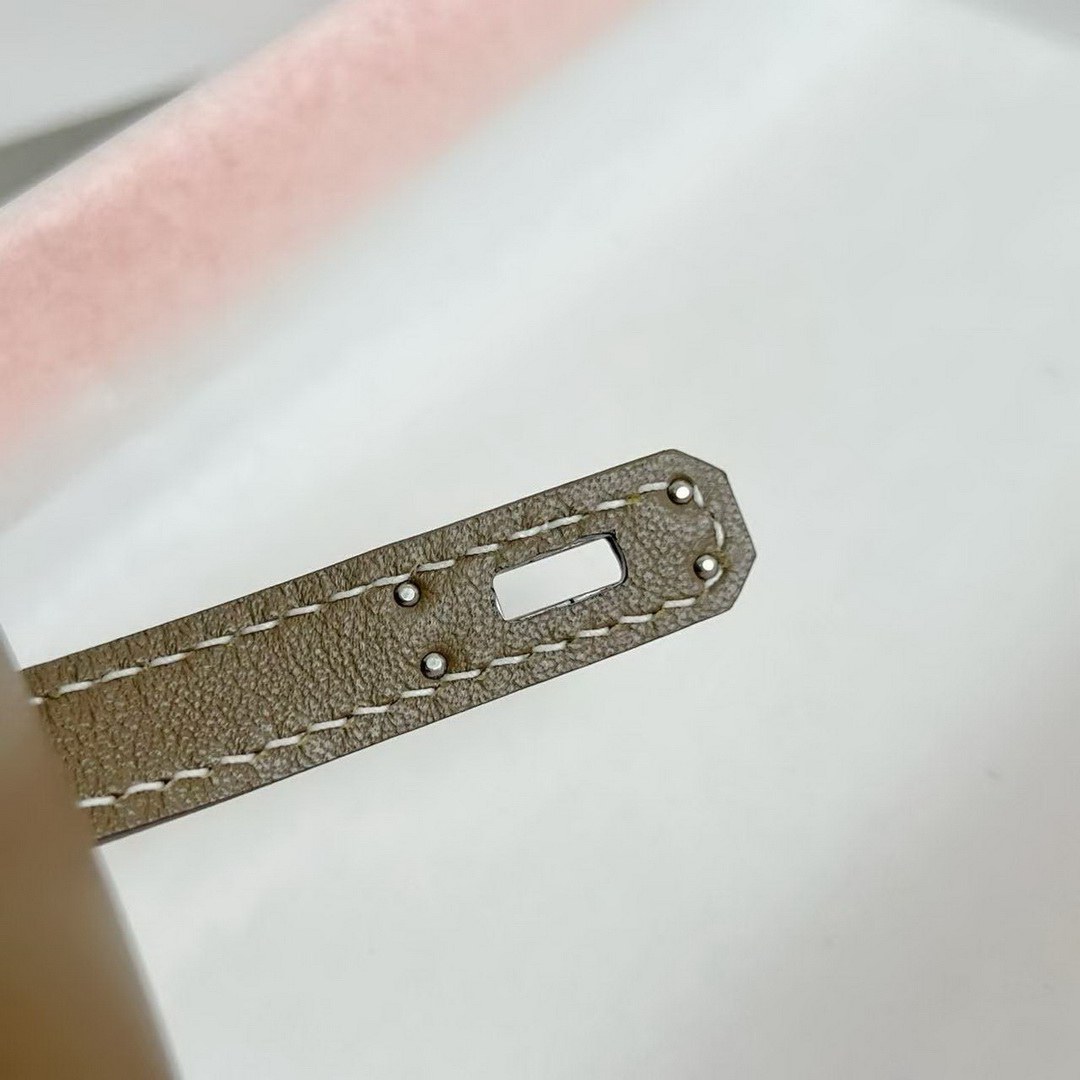 Hermes Kellyfestival Charm Kelly Bag Charm Swift Calfskin Silver Hardware Etoupe H084665CK18 - Image 4