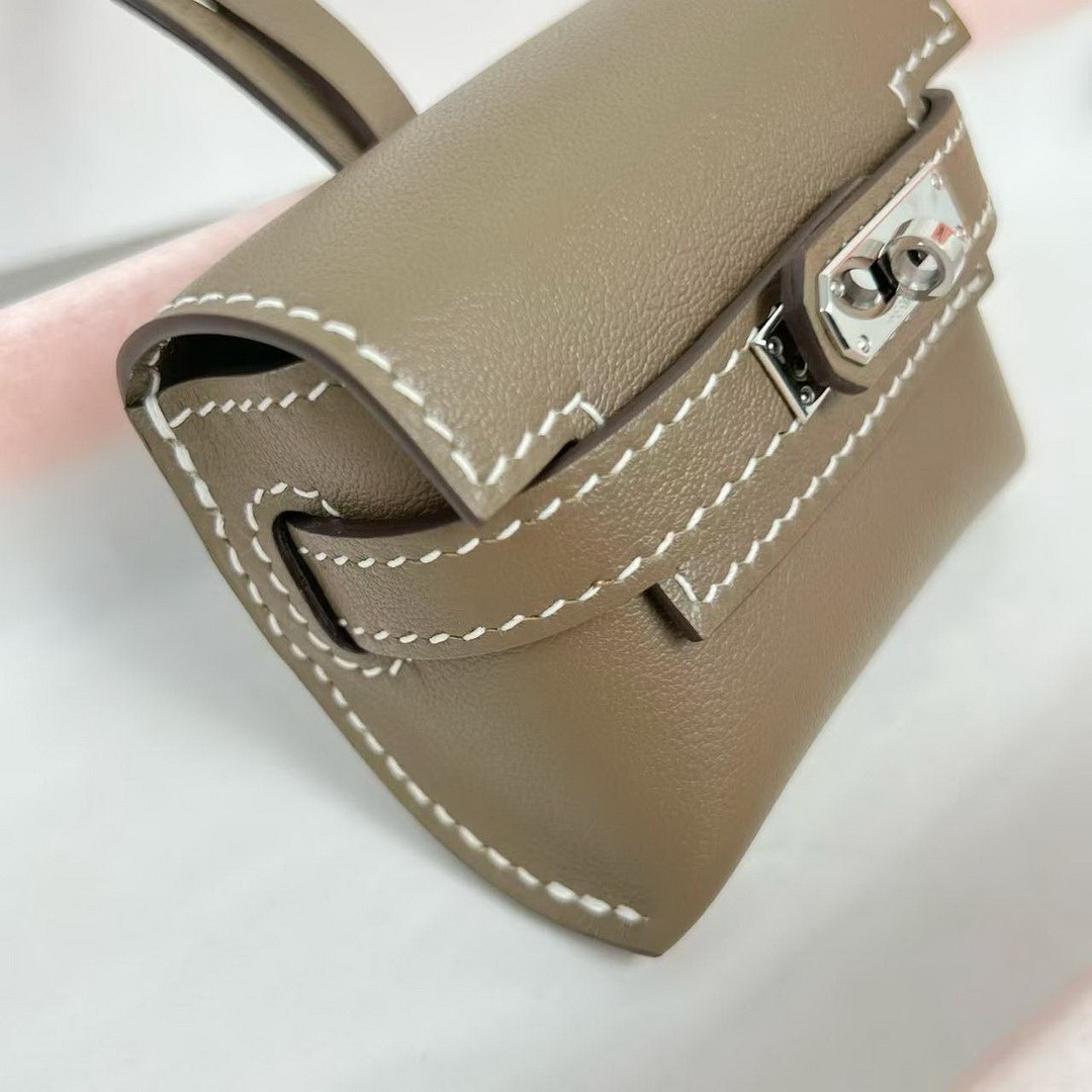 Hermes Kellyfestival Charm Kelly Bag Charm Swift Calfskin Silver Hardware Etoupe H084665CK18 - Image 3