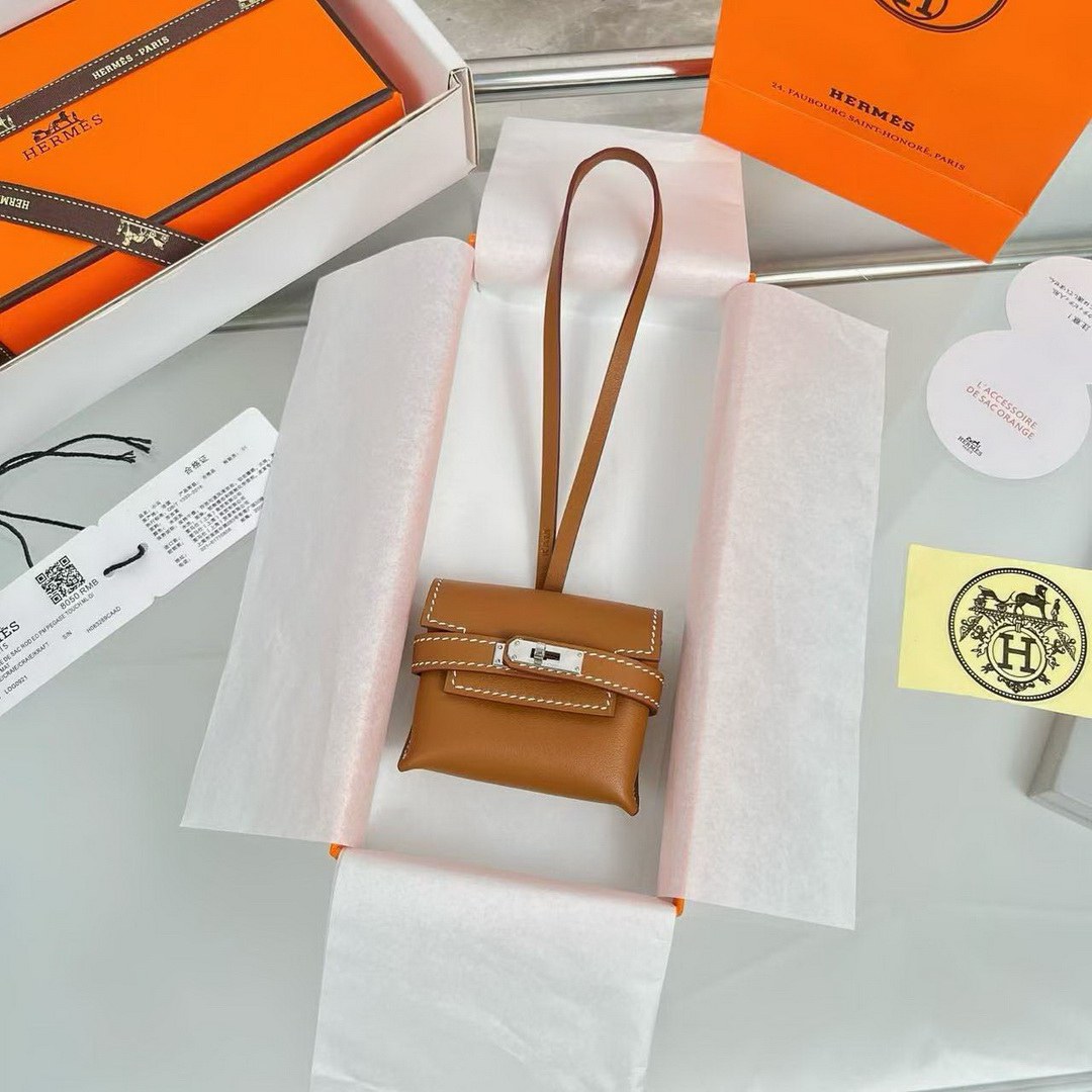 Hermes Kellyfestival Charm Swift Calfskin Silver Hardware Gold H084665CK37 - Image 9