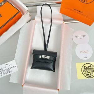 Alternative view of Hermes Kellyfestival Charm Swift Calfskin Silver Hardware Noir H084665CK89