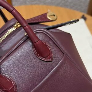 Hermes Lindy Mini 19 CM Bag Handmade In Swift Leather Matte Alligator from Mississippi Gold Hardware 0G Rouge Seller - Image 10