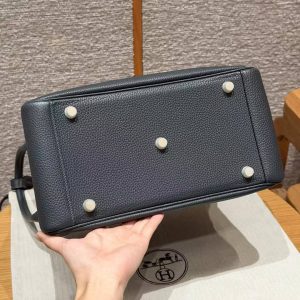 Hermes Lindy 26 CM Bag Handmade In Taurillon Clemence Leather And Matte Alligator Crocodile Gold Hardware 0L Gris Meyer - Image 18