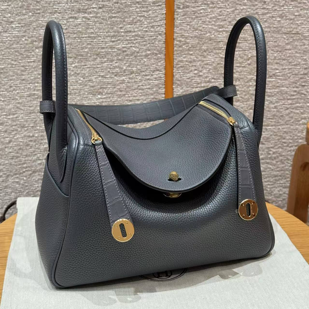Hermes Lindy 30 CM Bag Handmade In Taurillon Clemence Leather And Matte Alligator Crocodile Gold Hardware 88 Graphite - Image 16