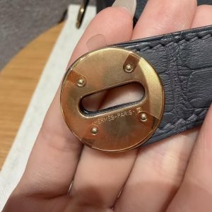 Hermes Lindy 26 CM Bag Handmade In Taurillon Clemence Leather And Matte Alligator Crocodile Gold Hardware 0L Gris Meyer - Image 13