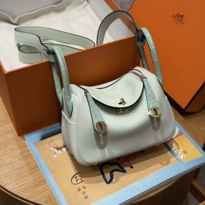Hermes Lindy Mini 19 CM Bag Handmade In Swift Leather And Matte Alligator from Mississippi Gold Hardware OZ Vert Fizz 6w Menthe - Image 9