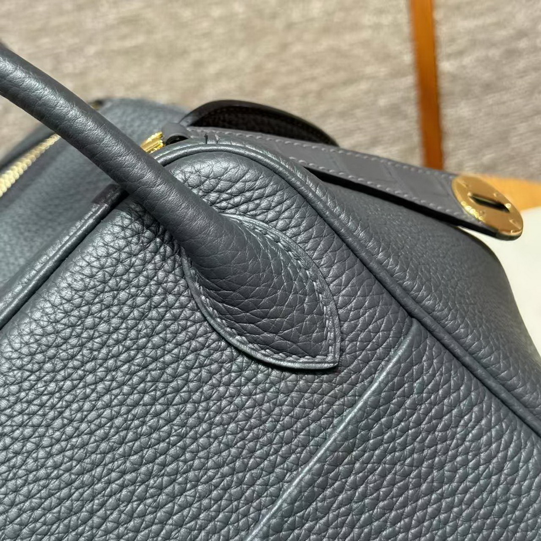 Hermes Lindy 30 CM Bag Handmade In Taurillon Clemence Leather And Matte Alligator Crocodile Gold Hardware 88 Graphite - Image 13