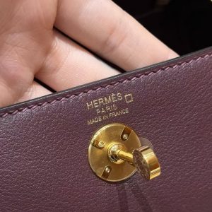 Hermes Lindy Mini 19 CM Bag Handmade In Swift Leather Matte Alligator from Mississippi Gold Hardware 0G Rouge Seller - Image 18