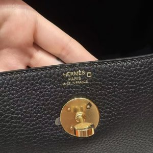Hermes Lindy 26 CM Bag Handmade In Taurillon Clemence Leather And Matte Alligator Crocodile Gold Hardware 89 Noir - Image 13
