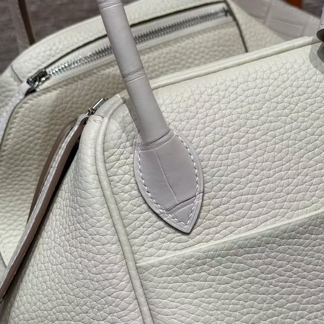 Hermes Lindy 26 CM Bag Handmade In Taurillon Clemence Leather and Matte Alligator Crocodile Silver Hardware 8L Beton - Image 10