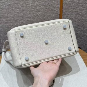 Hermes Lindy 26 CM Bag Handmade In Taurillon Clemence Leather and Matte Alligator Crocodile Silver Hardware 8L Beton - Image 17