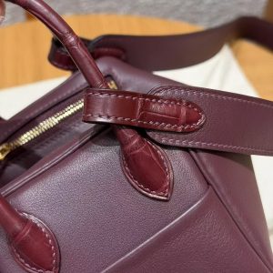 Hermes Lindy Mini 19 CM Bag Handmade In Swift Leather Matte Alligator from Mississippi Gold Hardware 0G Rouge Seller - Image 8