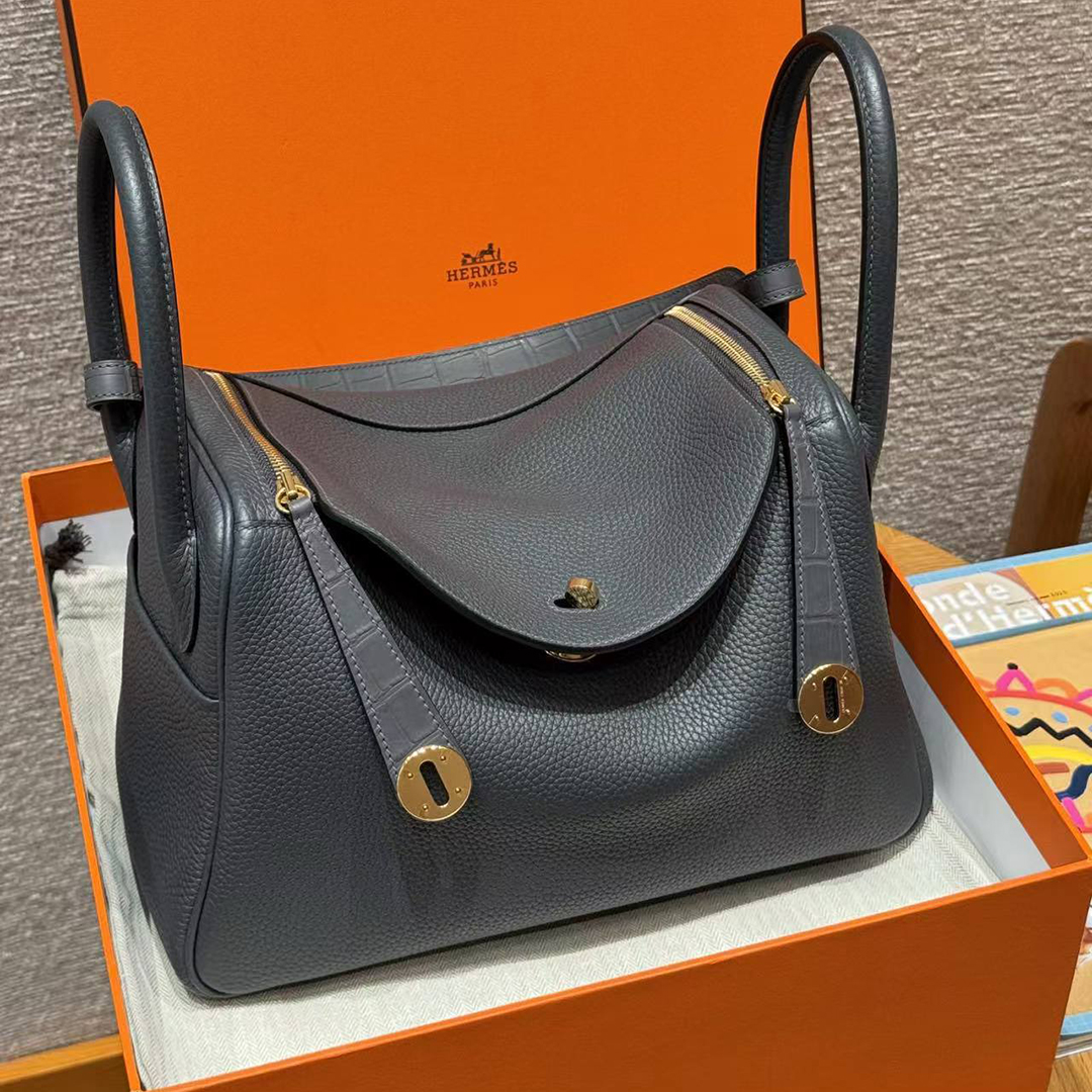 Hermes Lindy 30 CM Bag Handmade In Taurillon Clemence Leather And Matte Alligator Crocodile Gold Hardware 88 Graphite - Image 8