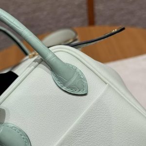 Hermes Lindy Mini 19 CM Bag Handmade In Swift Leather And Matte Alligator from Mississippi Gold Hardware OZ Vert Fizz 6w Menthe - Image 4
