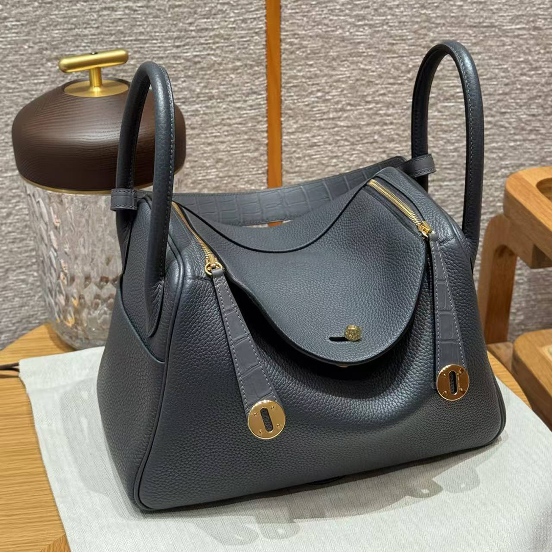 Hermes Lindy 30 CM Bag Handmade In Taurillon Clemence Leather And Matte Alligator Crocodile Gold Hardware 88 Graphite - Image 9
