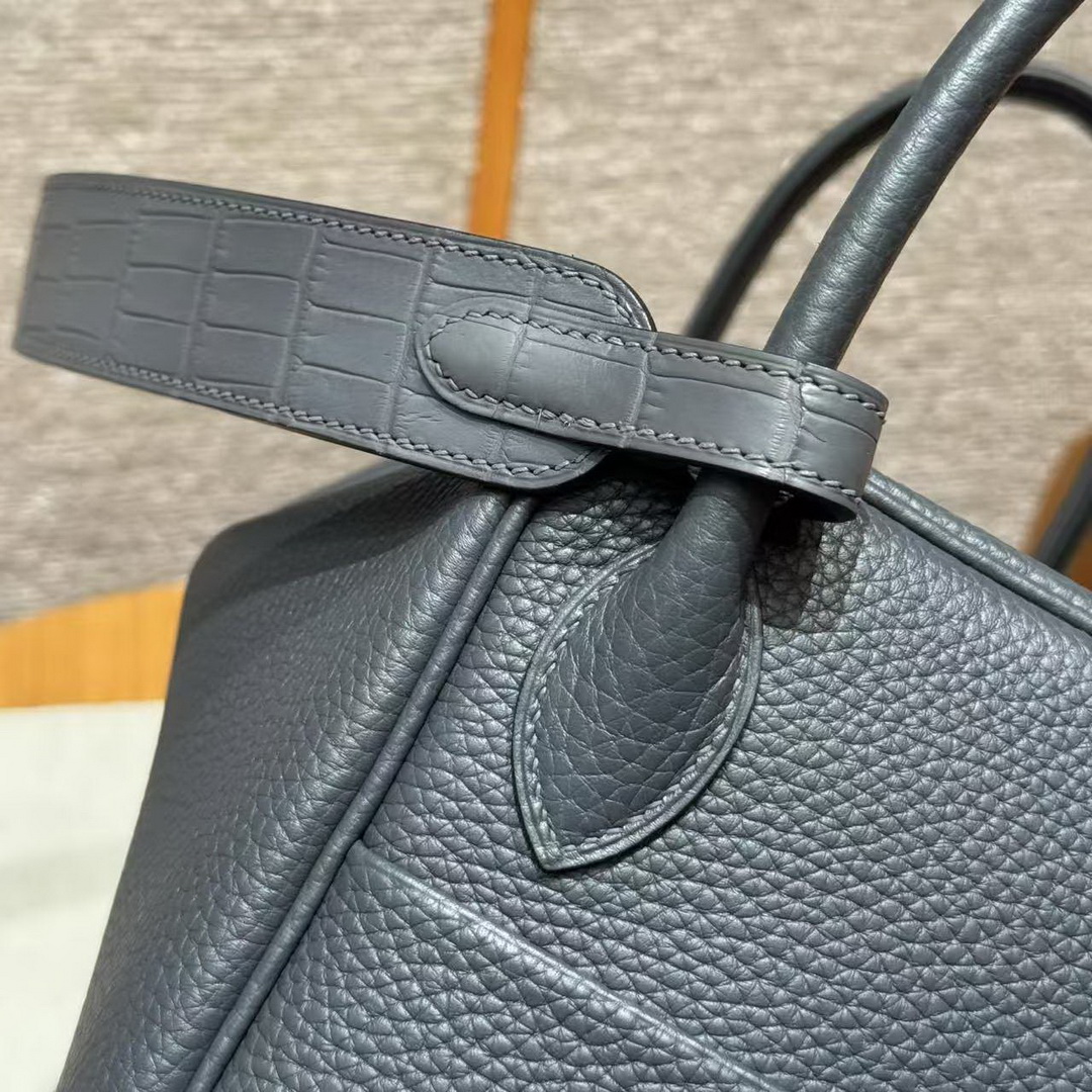 Hermes Lindy 30 CM Bag Handmade In Taurillon Clemence Leather And Matte Alligator Crocodile Gold Hardware 88 Graphite - Image 12