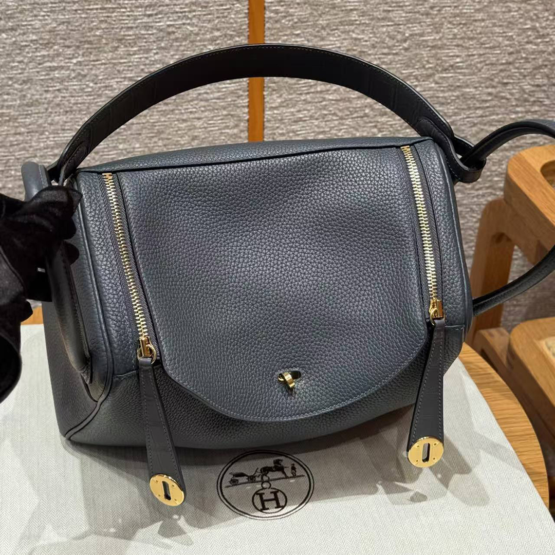 Hermes Lindy 30 CM Bag Handmade In Taurillon Clemence Leather And Matte Alligator Crocodile Gold Hardware 88 Graphite - Image 17