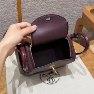 Hermes Lindy Mini 19 CM Bag Handmade In Swift Leather Matte Alligator from Mississippi Gold Hardware 0G Rouge Seller - Image 19