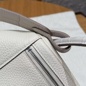 Hermes Lindy 26 CM Bag Handmade In Taurillon Clemence Leather and Matte Alligator Crocodile Silver Hardware 8L Beton - Image 9