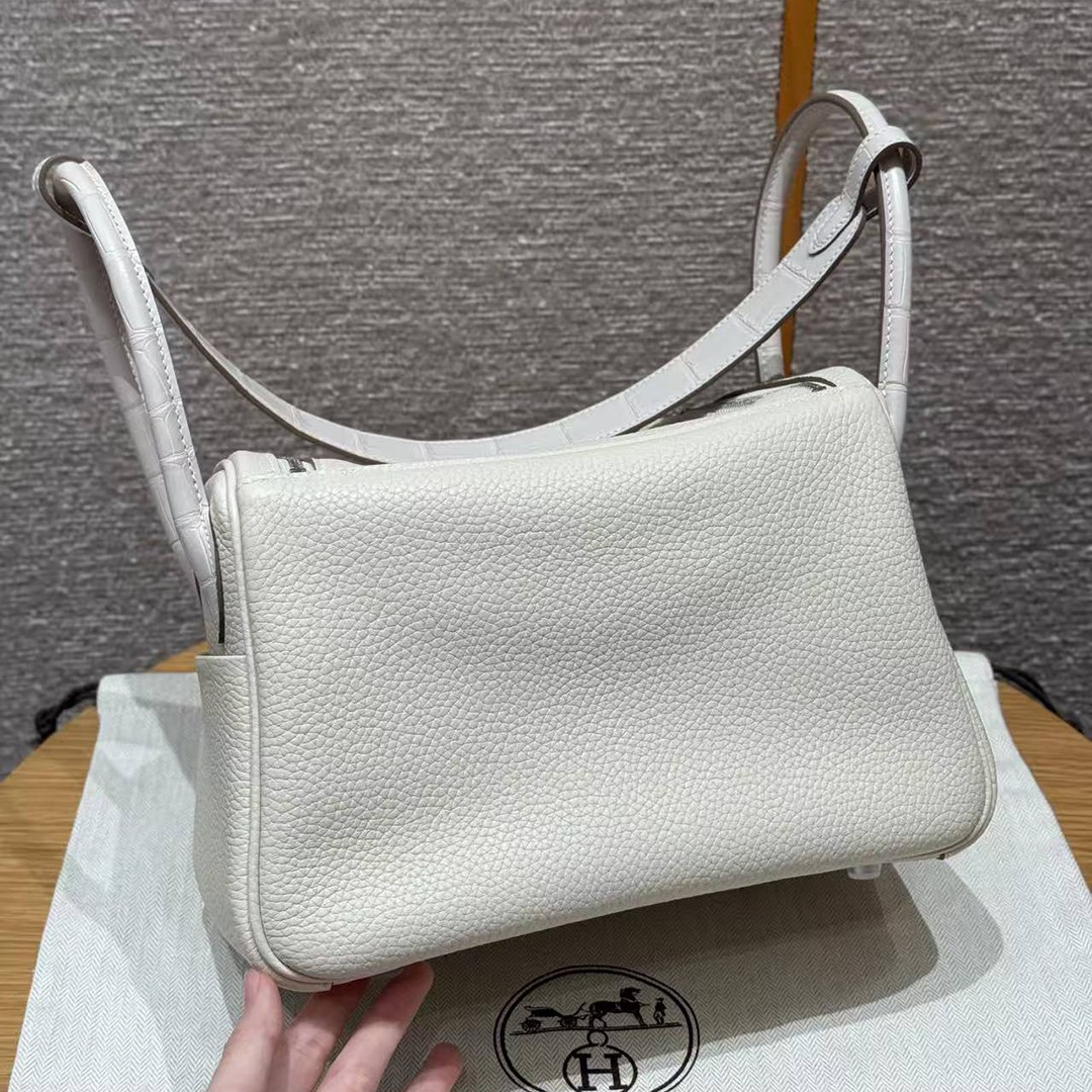 Hermes Lindy 26 CM Bag Handmade In Taurillon Clemence Leather and Matte Alligator Crocodile Silver Hardware 8L Beton - Image 2