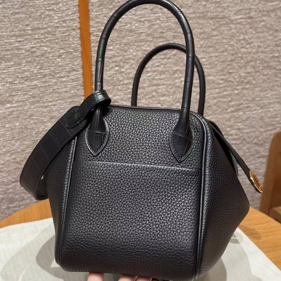 Hermes Lindy 26 CM Bag Handmade In Taurillon Clemence Leather And Matte Alligator Crocodile Gold Hardware 89 Noir - Image 18
