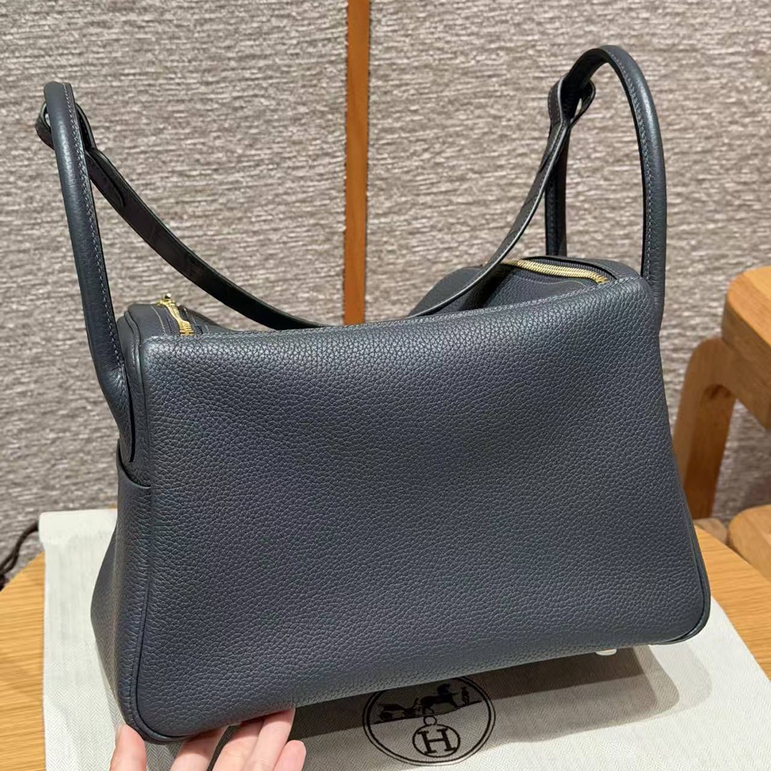 Hermes Lindy 26 CM Bag Handmade In Taurillon Clemence Leather And Matte Alligator Crocodile Gold Hardware 0L Gris Meyer - Image 2