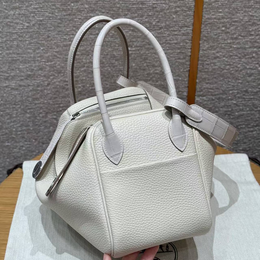 Hermes Lindy 26 CM Bag Handmade In Taurillon Clemence Leather and Matte Alligator Crocodile Silver Hardware 8L Beton - Image 18