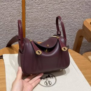 Hermes Lindy Mini 19 CM Bag Handmade In Swift Leather Matte Alligator from Mississippi Gold Hardware 0G Rouge Seller