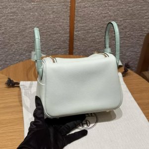 Hermes Lindy Mini 19 CM Bag Handmade In Swift Leather And Matte Alligator from Mississippi Gold Hardware OZ Vert Fizz 6w Menthe - Image 2