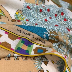 Hermes Le Palais des Quatre Vents Shawl 140 70% Cashmere 30% Silk H244312S 07 - Image 7