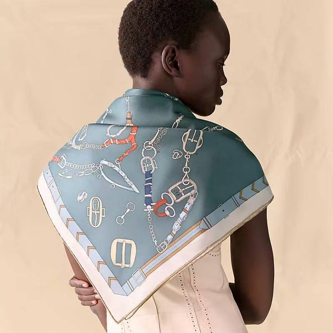 Hermes Les Chevaux Dechaines Scarf 90 100% Silk H004096S 13 - Image 10