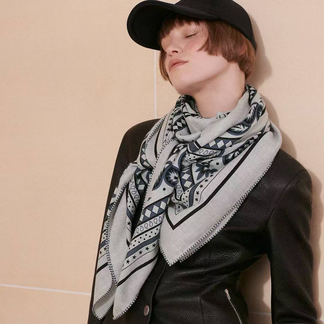 Hermes Les Roues de Phaeton Bandana Shawl 140 70% Cashmere 30% Silk H244170S 06 - Image 14