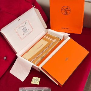 Hermes Lettres Equestres Shawl 140 70% Cashmere 30% Silk H244039S 04 - Image 4