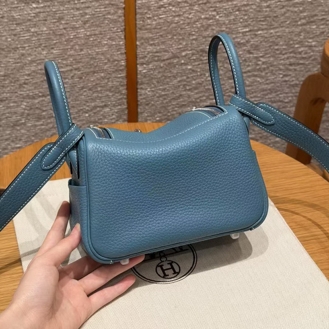 Hermes Lindy 19 CM Bag Handmade In Taurillon Clemence Leather Silver Hardware 75 Blue Jean - Image 2