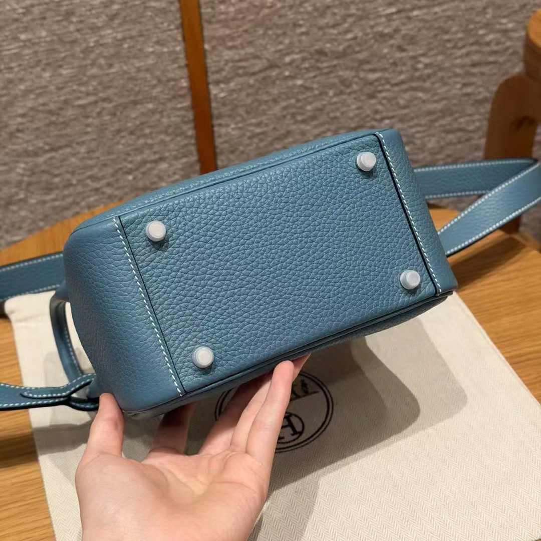 Hermes Lindy 19 CM Bag Handmade In Taurillon Clemence Leather Silver Hardware 75 Blue Jean - Image 18